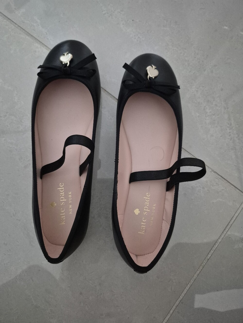 Kate Spade Black Ballet Flats with Heart Charm and Elastic Strap Sz 7.5